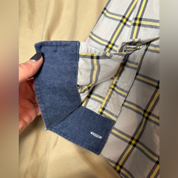 Lacoste slim fit button down size 40 - Picture 10 of 12